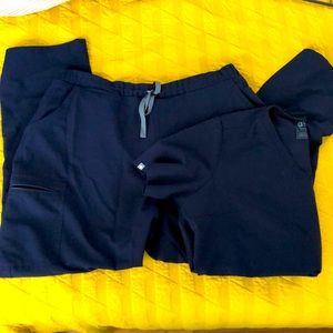 Figs scrubs set! 45$ top and bottom!